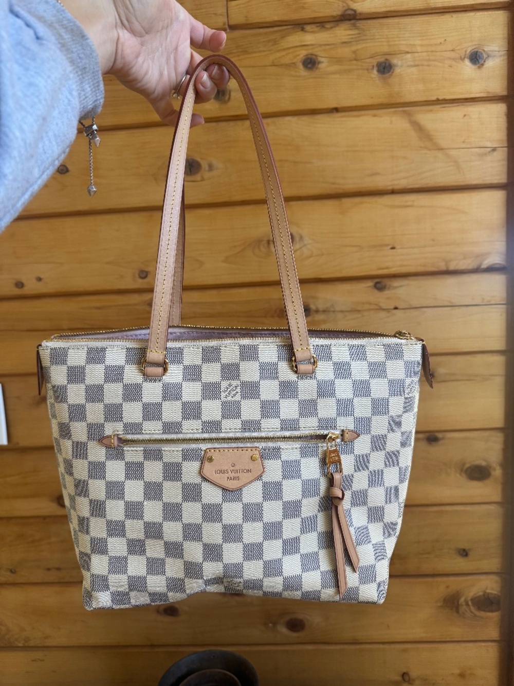 Never worn Authentic Damier Azur Lena PM Louis Vuitton